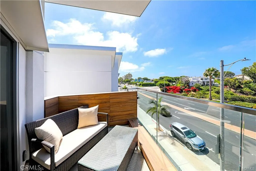 Corona del Mar, California 92625, United States, 3 Bedrooms Bedrooms, ,3 BathroomsBathrooms,Residential,Active,103939