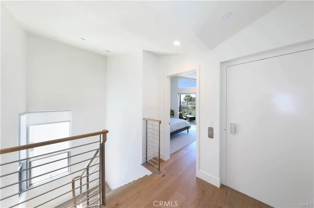 Corona del Mar, California 92625, United States, 3 Bedrooms Bedrooms, ,3 BathroomsBathrooms,Residential,Active,103939