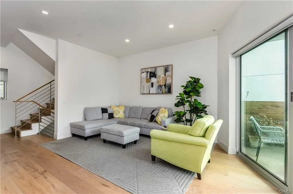 Corona del Mar, California 92625, United States, 3 Bedrooms Bedrooms, ,3 BathroomsBathrooms,Residential,Active,103939