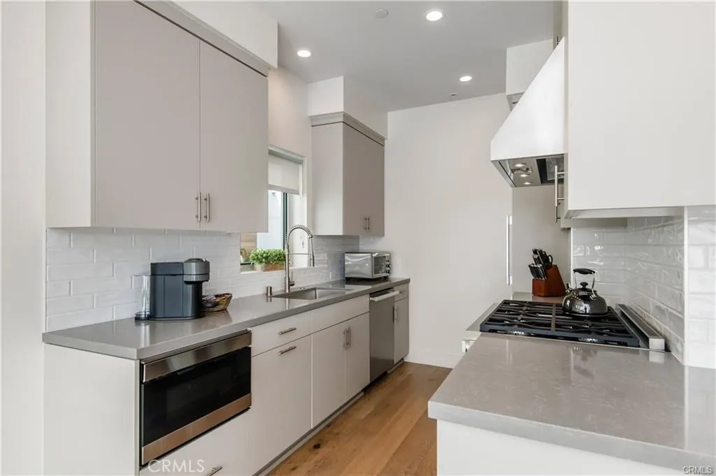 Corona del Mar, California 92625, United States, 3 Bedrooms Bedrooms, ,3 BathroomsBathrooms,Residential,Active,103939