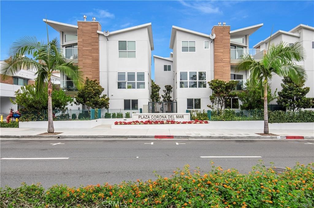Located in the highly sought-after community of Corona Del Mar, this fully furnished Ocean View tri-level townhome offers luxury living with the privacy and convenience of a single-family residence—no shared walls and a private elevator. Completed in January 2022, This Plaza Corona Del Mar home features a unique floor-plan with 3 bedrooms, 3 bathrooms, and a private subterranean two-car garage.
The Plan B floor-plan boasts three levels, including direct elevator access from the private garage. The entire third floor is dedicated to the Master Suite, complete with a cozy fireplace, en-suite bathroom, and a private balcony.
This smart home is equipped with advanced Lutron systems, featuring a Nest thermostat, Ring alarm, Ecobee, Honeywell, and Sonos sound control, all of which can be managed remotely via mobile devices. Motion sensor shade control is easily upgradable. The property also features a Carrier zoned air conditioning system, Fleetwood doors and windows, and stainless steel railing for the interior stairs. The kitchen and bathrooms are appointed with durable quartz countertops, Bardigilio Italian marble, and European oak flooring with a 25-year warranty. State-of-the-art Miele appliances are included, such as a refrigerator, microwave, gas stove and oven, and washer and dryer.
Located in the award-winning Newport Mesa Unified School District, offering an unparalleled lifestyle in one of Southern California’s most desirable coastal communities. ALL FURNITURE IS INCLUDED.
