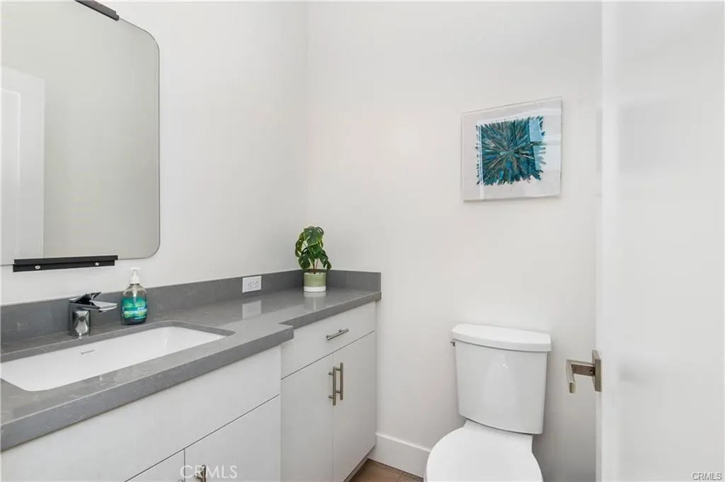 Corona del Mar, California 92625, United States, 3 Bedrooms Bedrooms, ,3 BathroomsBathrooms,Residential,Active,103939