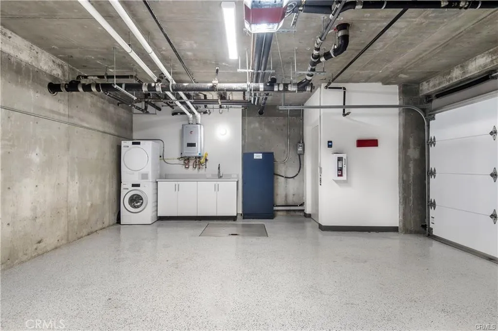 Corona del Mar, California 92625, United States, 3 Bedrooms Bedrooms, ,3 BathroomsBathrooms,Residential,Active,103939