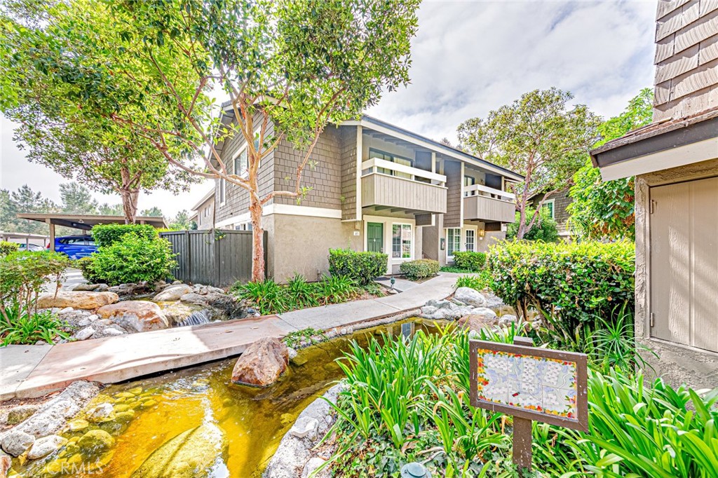 Welcome to 85 Streamwood, a cozy 1 bedroom, 1 bathroom condo. Resort style living in a great location, great neighborhood in Irvine. Ground floor, corner unit with a large private patio. The dining area is open to the living room and kitchen. Refrigerator is included. Irvine Springs community amenities include 2 pools, 3 tennis courts, a barbecue area, EV chargers at the community entrance, a community clubhouse, and a workout room. Many walking paths by the running Zen-like streams. In-building community Laundry room. HOA includes water, trash, and fire insurance.
Close to various shopping centers, 5 minutes to Costco/The Market Place. Across from the Northwood Town Center anchored by Zion Market. Short drive to UCI, John Wayne Airport, Irvine Spectrum, The District, Diamond Jamboree, and major freeways (5, 261, 133). Perfect for those who pursue a comfortable and convenient lifestyle.