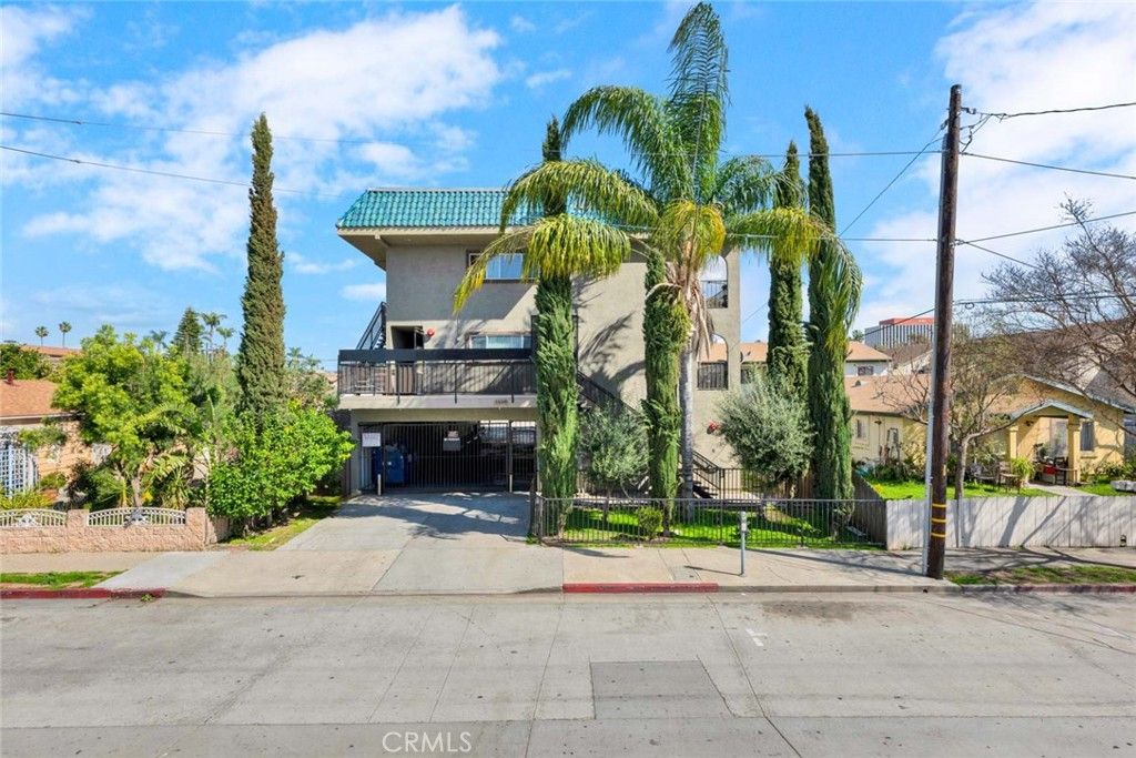 listing image 0
