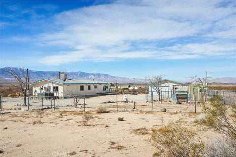 Photo of 11330 Lakeview Avenue, Lucerne Valley, CA 92356 (MLS # CV25036310)