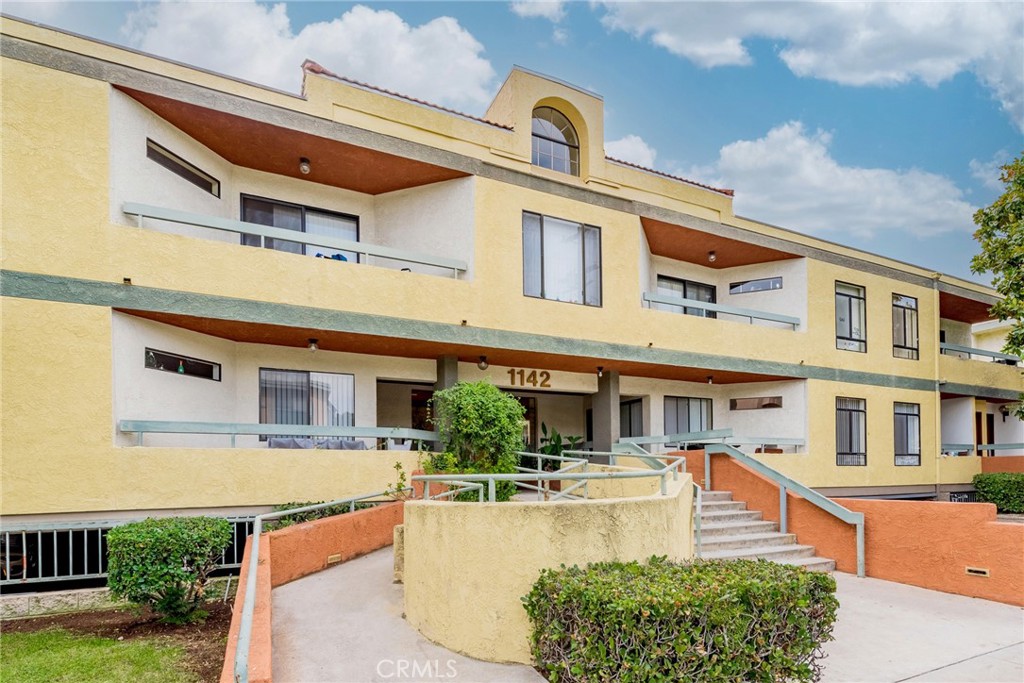 Welcome to 1140-1142 Stanley Ave. * 23 Well Kept Units * 9 Large 2Bed/2Bath * 13 Large 1Bed/1Bath * 1 Single * 1984 Built * All Have Central A/C & Heat * Community Laundry * Some Units Have Private Patios * 35 Parking Spaces