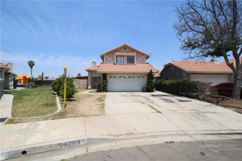 Main image without alt text