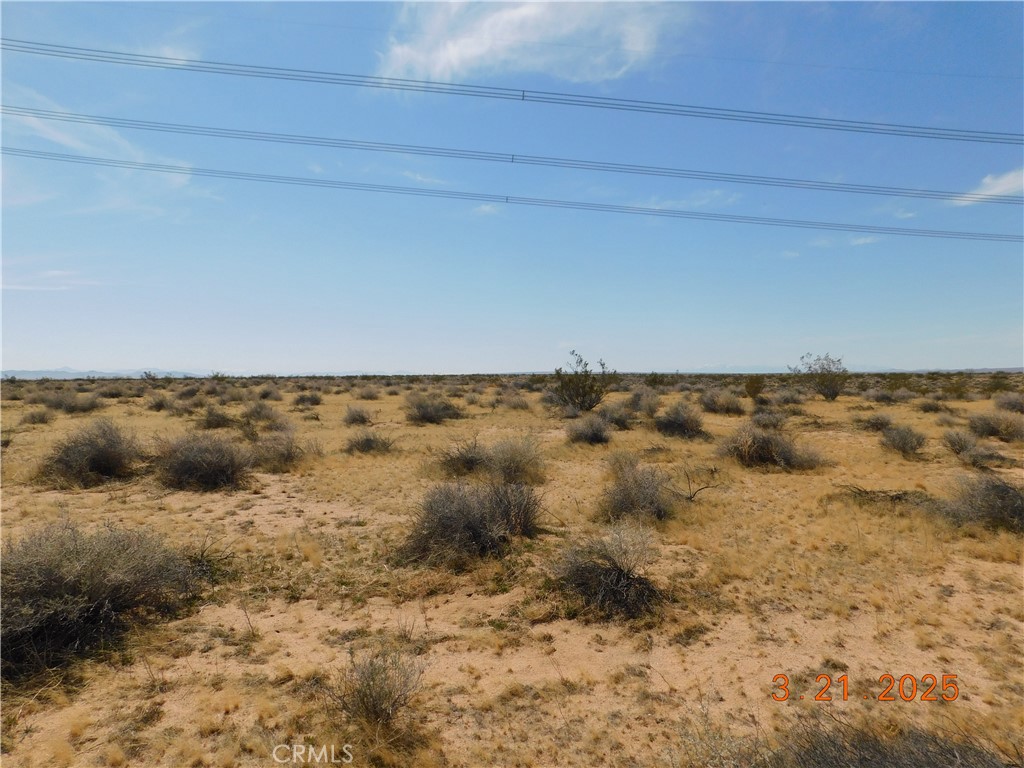 This 10-acre parcel of undeveloped land is located just outside the city of Barstow, offering a peaceful and expansive setting away from the hustle and bustle. The property is prime for a variety of uses, whether you’re looking to build a private retreat, invest in land for future development, or create a sustainable agricultural project. With easy access to major highways and a location that provides both seclusion and convenience, this land provides ample opportunity for those seeking space and potential in the California desert landscape. The land hosts a natural knoll with a 360 view, with no immediate development, allowing you to customize it to your needs. Enjoy the beauty of the desert, wide open skies, and the potential to make this property your own.
E 1/2 W 1/2 E 1/2 GOV LOT 1 OF NE 1/4 SEC 1 TP 10N R 5W EX 1/2 INT MNL RTS 10 AC