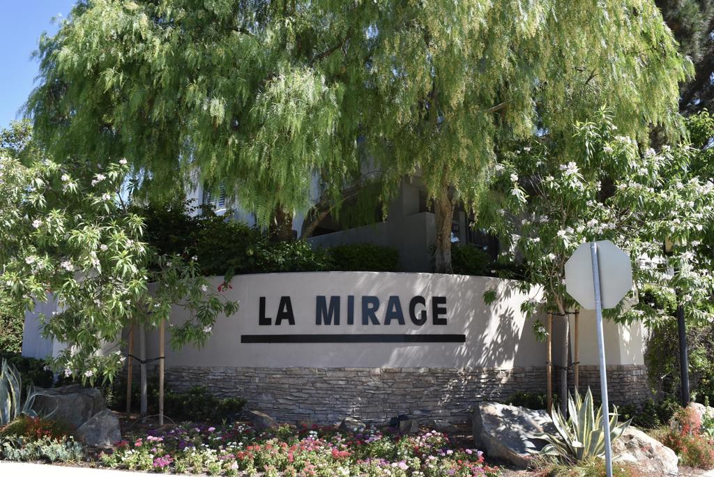 Award-winning La Mirage Development. Beautiful 2 bed, 2bath, with LOFT. Fireplace in living room. Walk-in closet in Master. Private Balcony. ATTACHED 2 car garage. Enclosed laundry room. Astounding community amenities with pool, spa, & tennis court. Excellent schools. Great asking rent price.