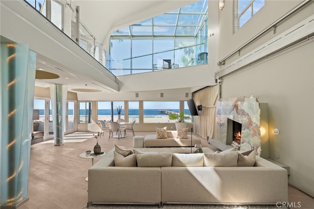 3111 Ocean Front Walk
