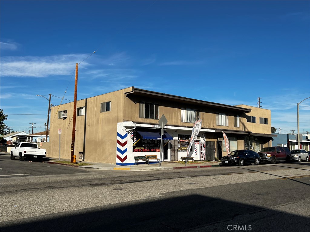 Announcing a sizeable price adjustment
These are two adjoining lots to be sold concurrently.
Addresses are: 1137 and 1147 E. Market street.
This is a combination with residential rental units, retail, and office units consisting of 3-retail spaces, a 3-bed / 2-bath, a 2-bed / 1-bath apartment, a ground-floor retail space, and second-floor office space.
This property also provides a great opportunity for possible redevelopment project as it has LBCNR zoning (please verify with the city planning department for changes and possible future developments). Located at the corner of Market St. and Orange Ave.