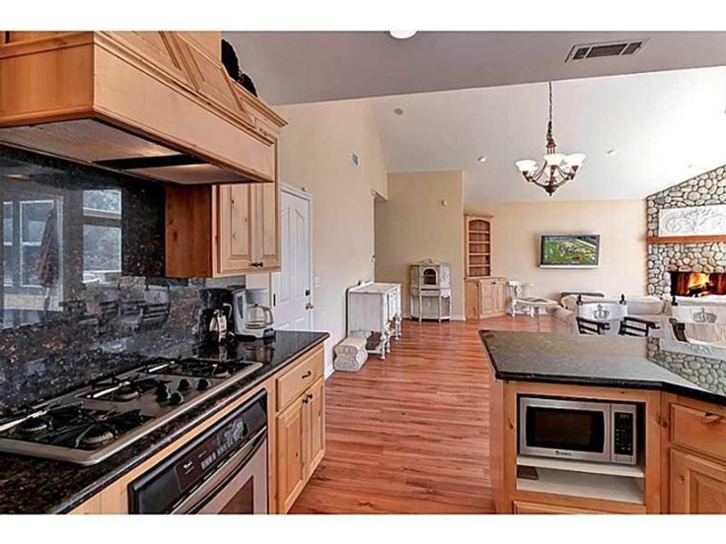 listing image 1307879903901
