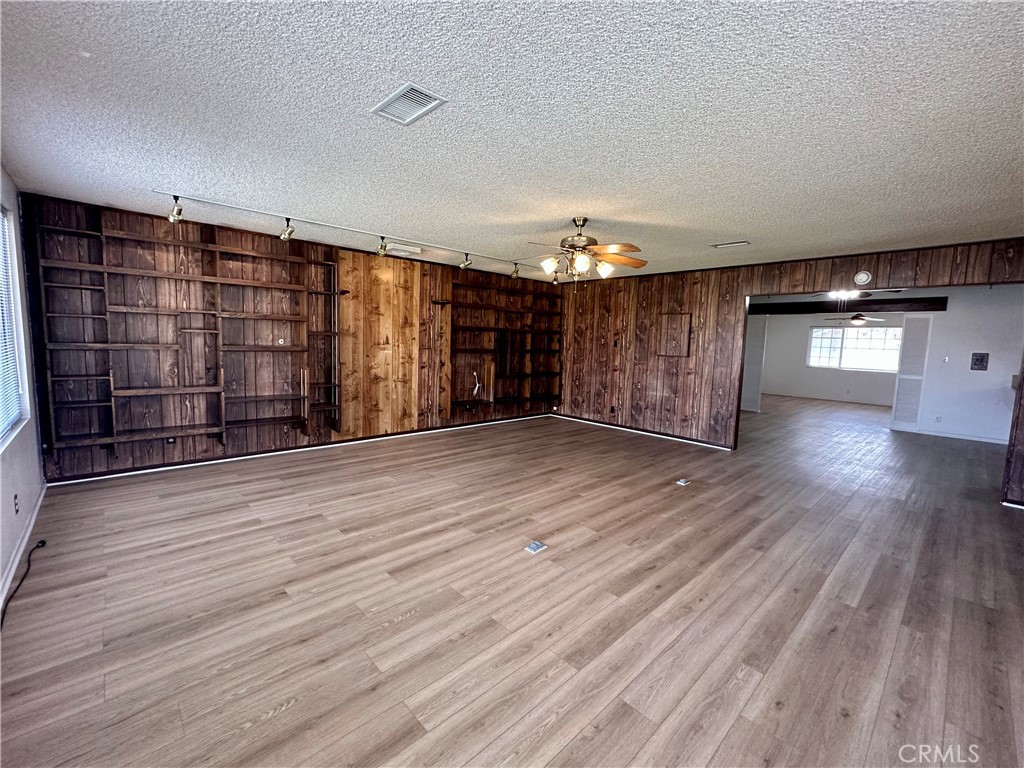 Photo 10 of 23 of 41852 Shain Lane house