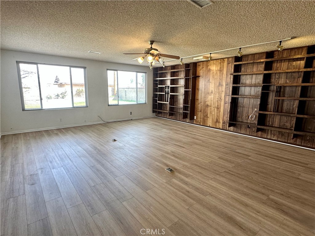 Photo 9 of 23 of 41852 Shain Lane house