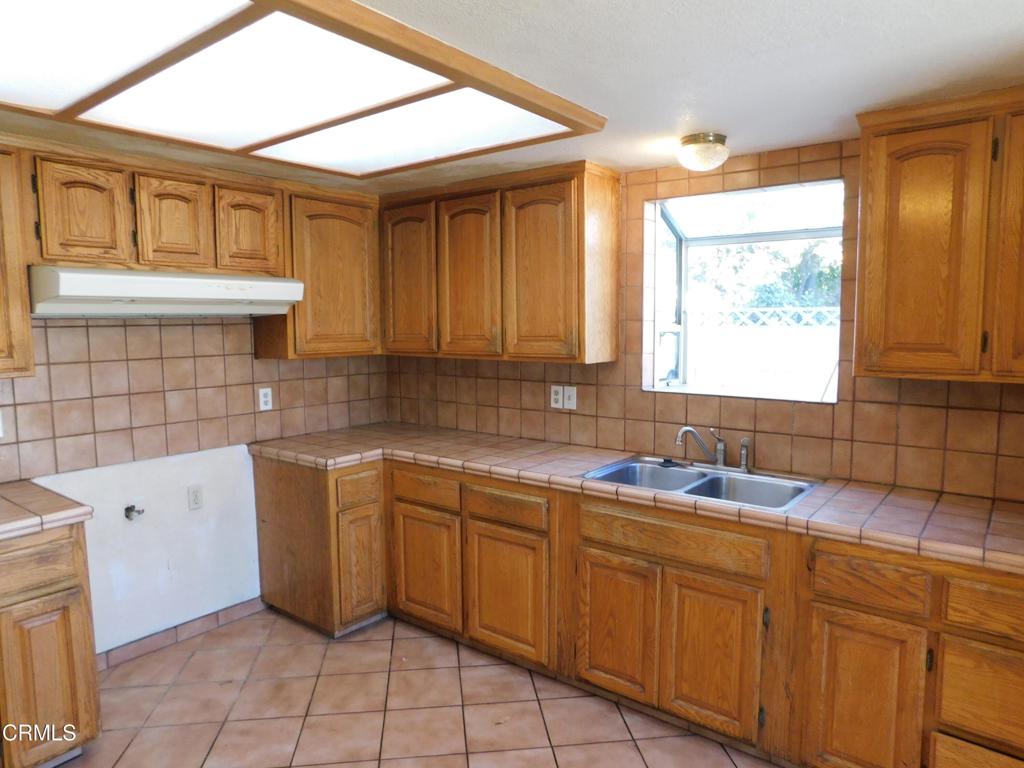 Photo 8 of 28 of 1342 Ardilla Avenue house