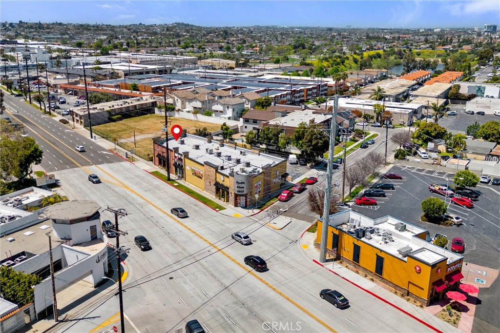 Outstanding location of great value located with great visibility on Pacific Coast Hwy and within walking distance to corner of PCH and Hawthorne Blvd, with dedicated shared parking in the rear. The space is efficient with a beautiful open floor plan and high ceilings for you to suit your business needs. This is also a high identity building with signage opportunity, access, and visibility from both PCH and ample parking.