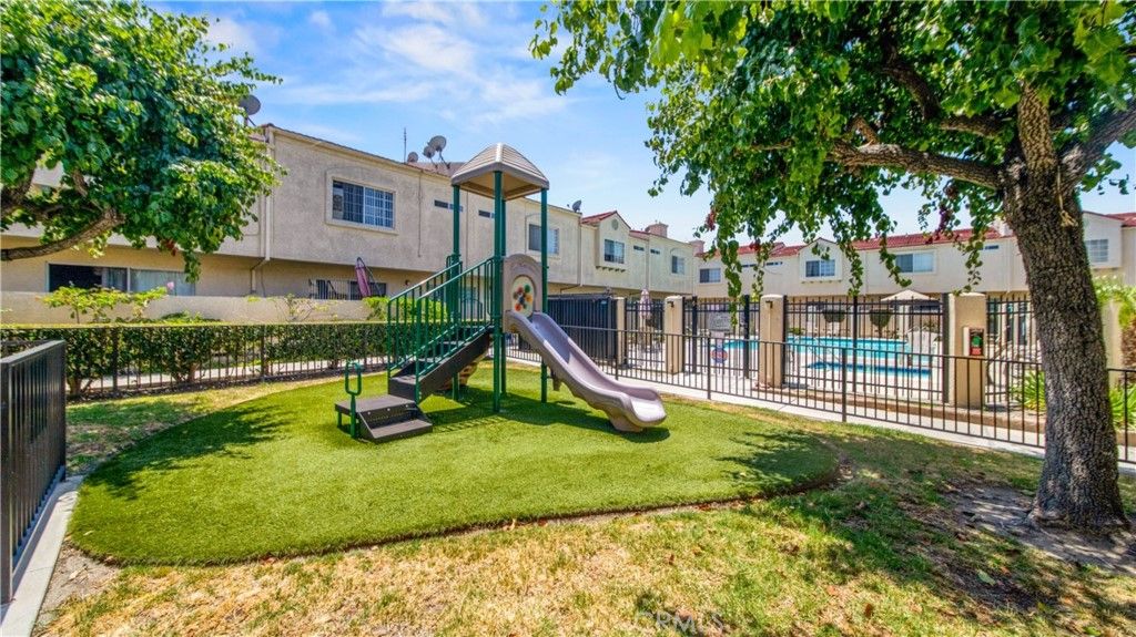 listing image 130722360378354735531