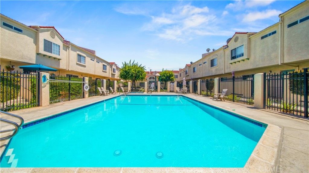 listing image 130728007092044514065