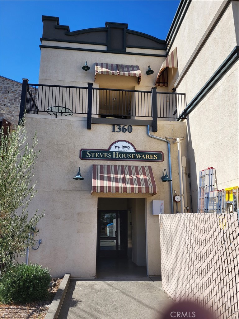 1360 main st