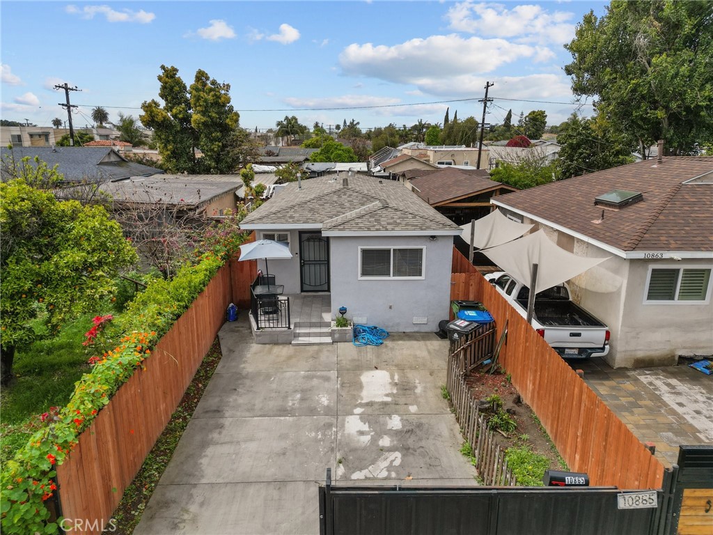View Los Angeles, CA 90059 house