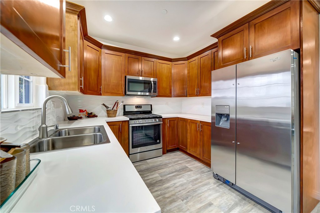 Properties 2 1101 N Maclay Avenue 13