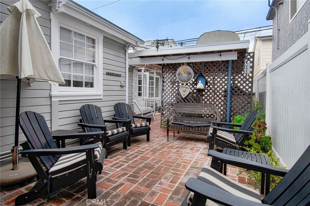 209 Agate Avenue