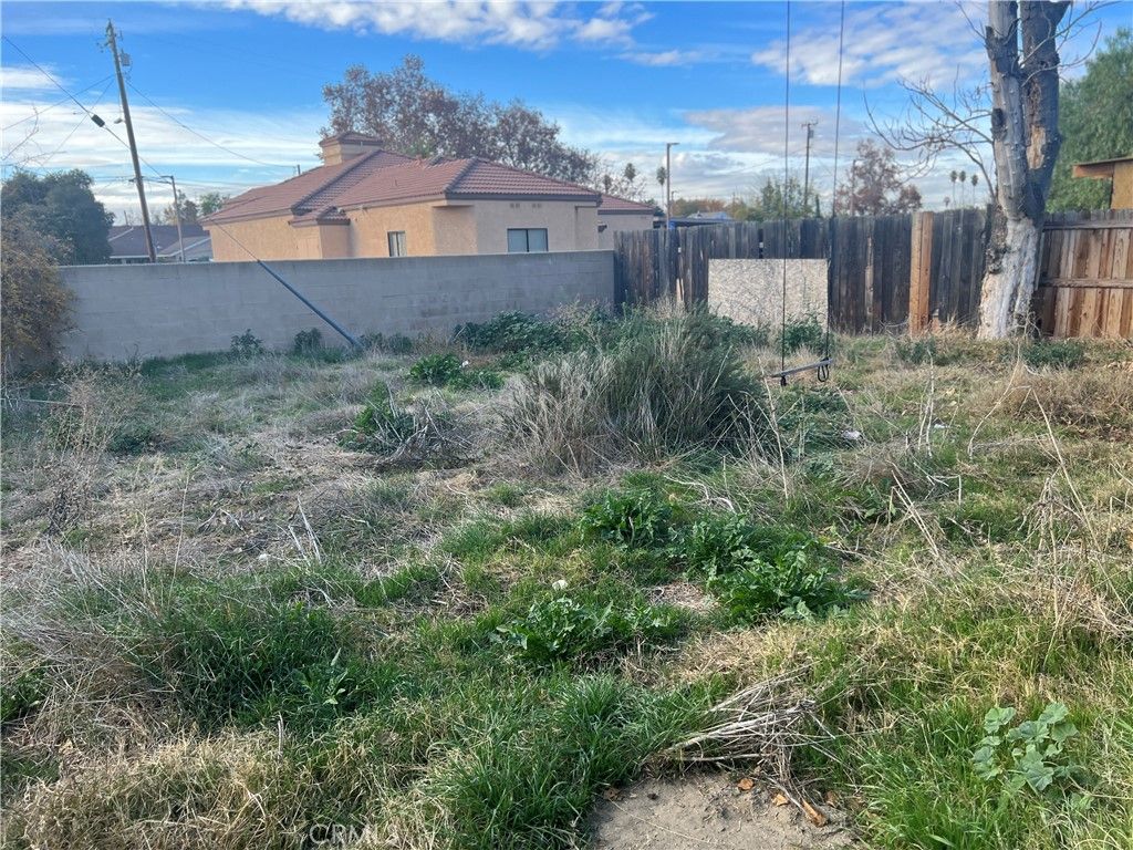 listing image 130727598066174493449