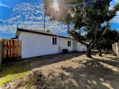 A home in El Monte