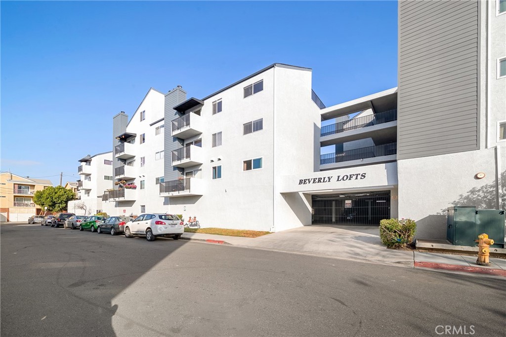 1900 E Beverly Way 116
