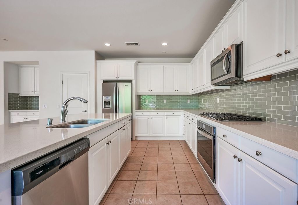 listing image 130720974731535771666