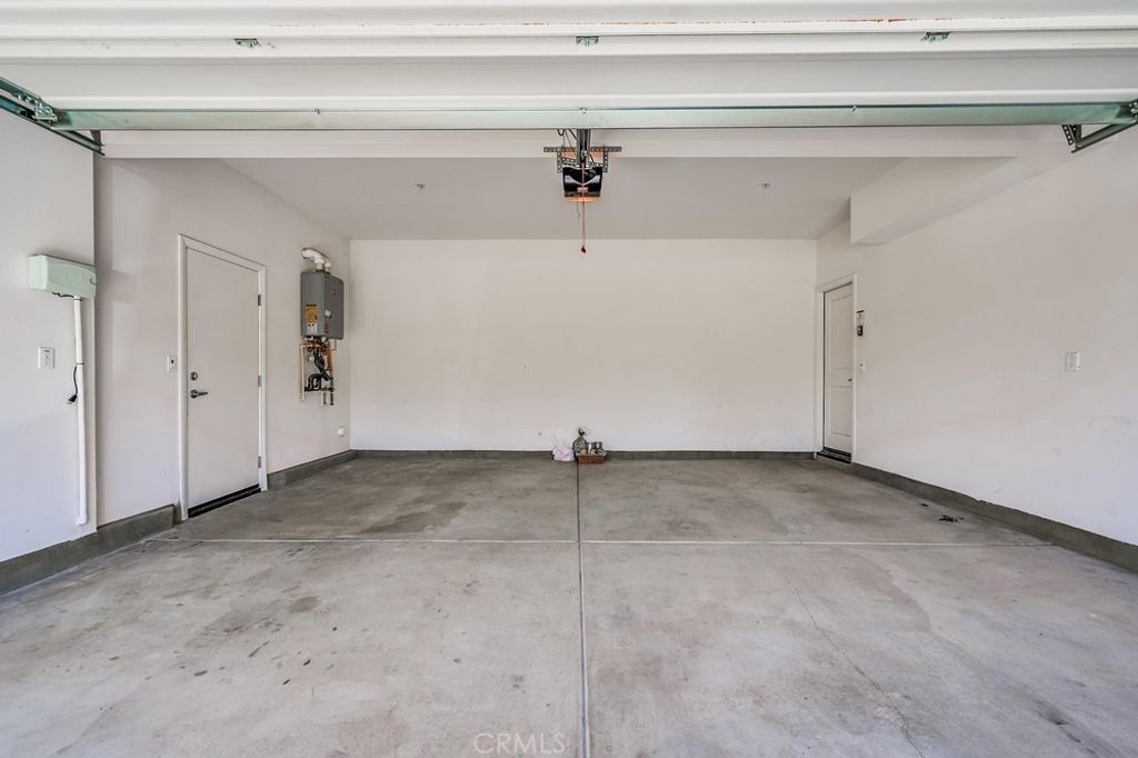 listing image 130722640557859642510