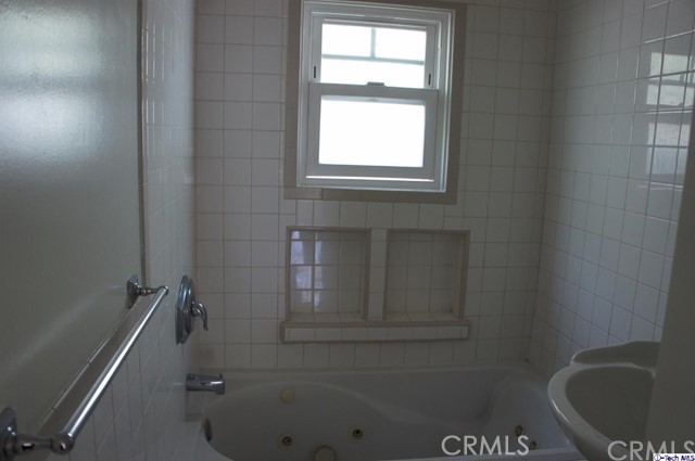 Not Applicable-105 - Residential Lease