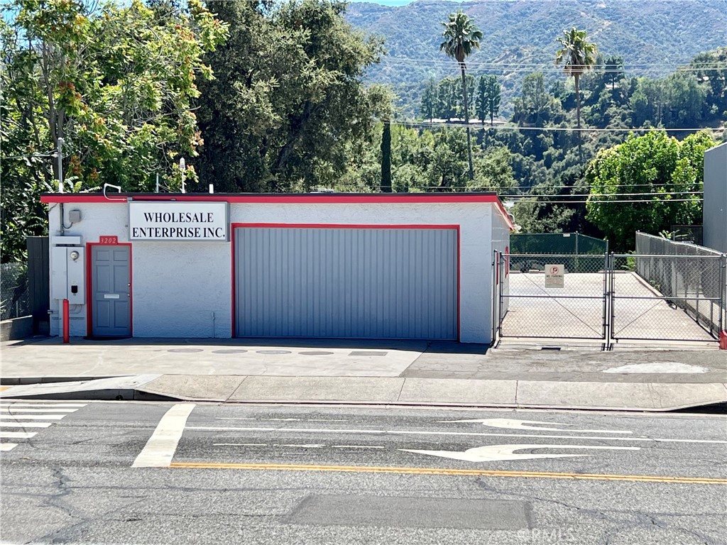 Lease a premier commercial space in prime Glendale, California! This expansive car lot is more than just a location—it's the launchpad for your business's success. Featuring a spacious fenced and secure facility. You can operate with peace of mind knowing your business and vehicles are protected. The exterior is freshly painted with a brand NEW roof installed! The property also boasts a private office and bathroom, providing a comfortable space for your day-to-day operations. Whether you're launching a new venture or expanding an existing one, this lot offers the perfect combination of space, security, and convenience for your growing auto repair or sales business. Current owner operated successfully for 20 years! Don’t let this incredible opportunity slip away—position your business for growth and success in this prime location!