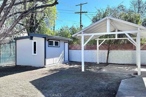 A home in Reseda