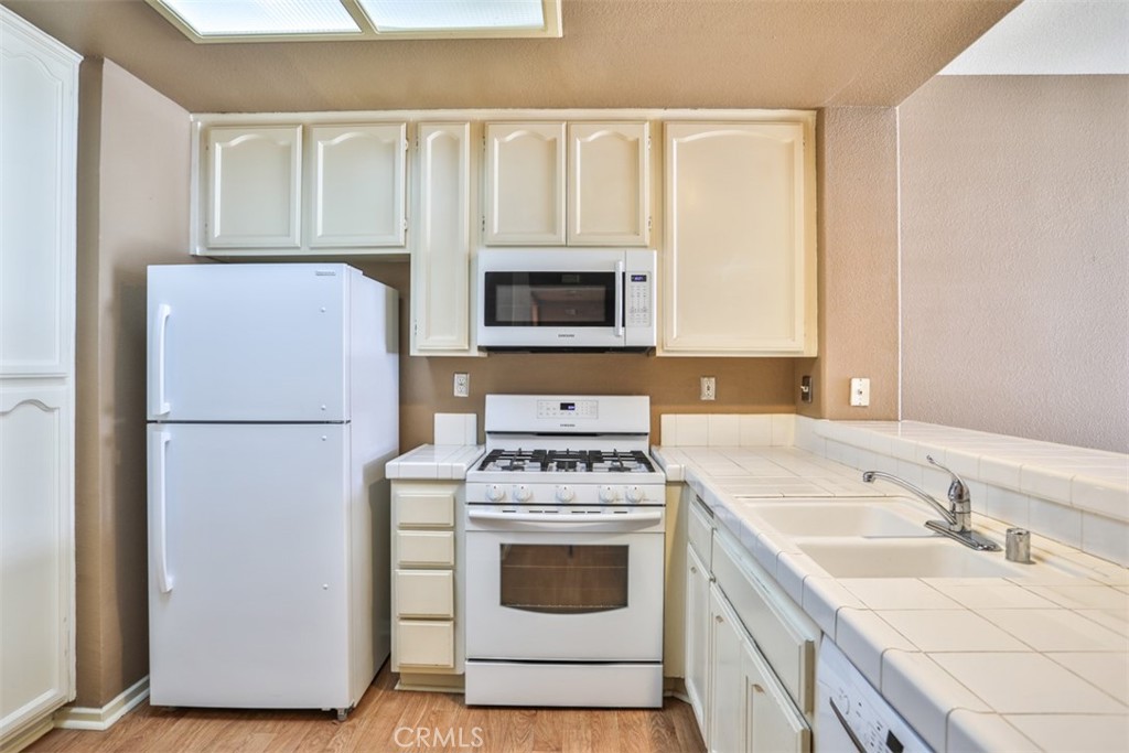 Photo 9 of 21 of 17775 Newton 57 townhome
