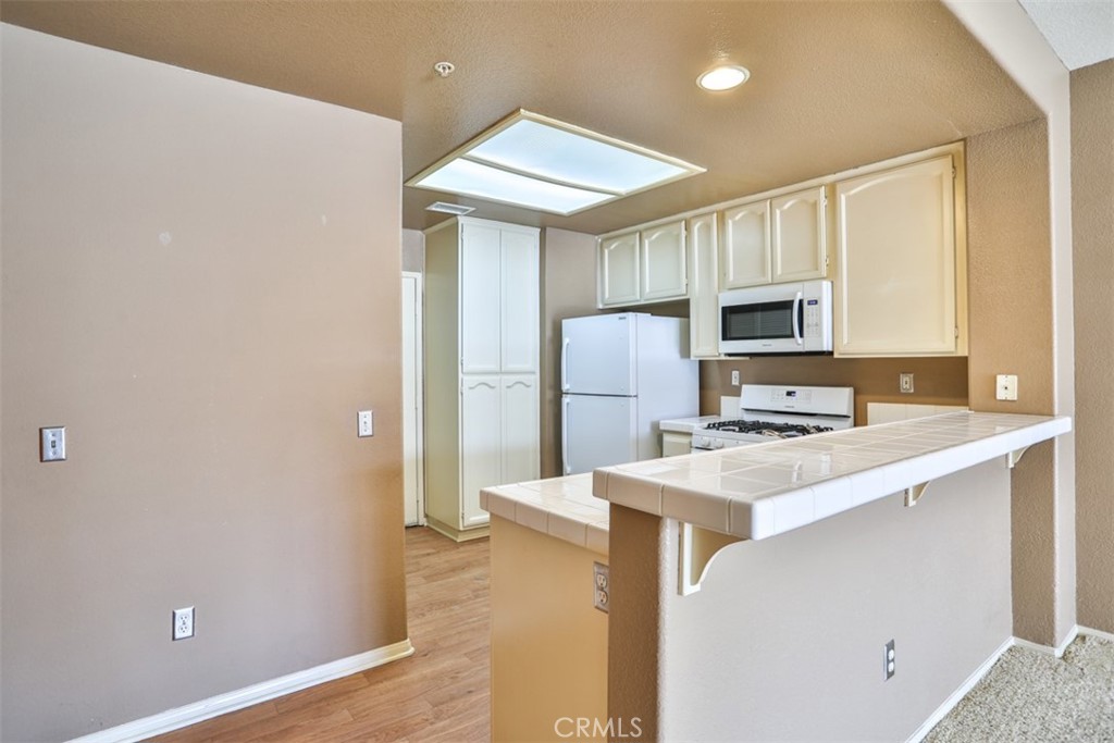 Photo 8 of 21 of 17775 Newton 57 townhome