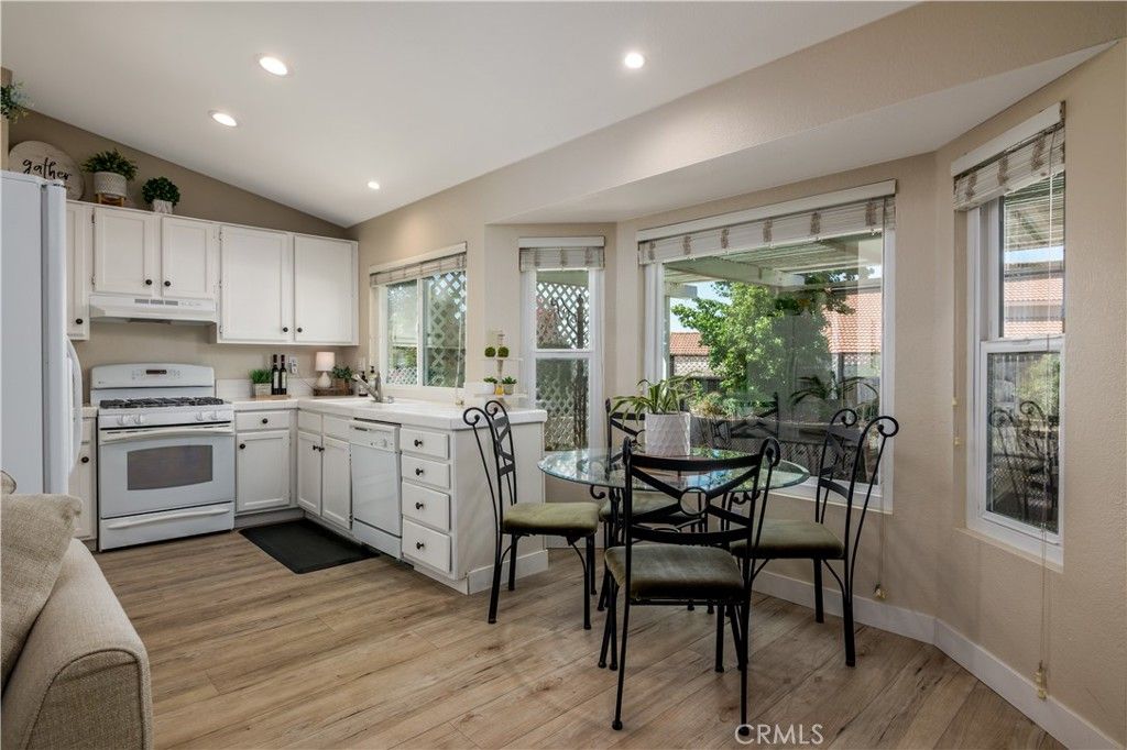 listing image 130725547032448671452
