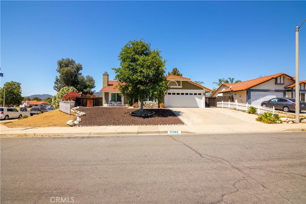 listing image 130726682147186580777