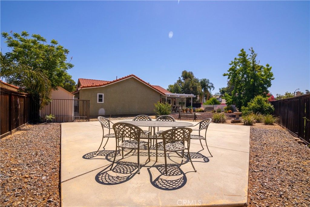 listing image 130729440301302119261