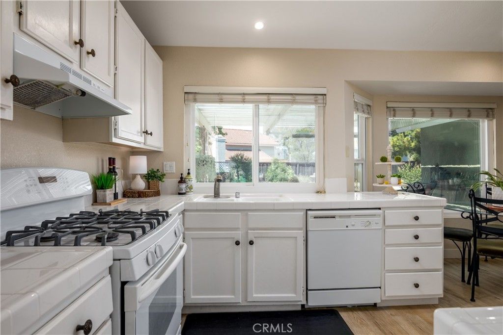 listing image 130724559905187036779