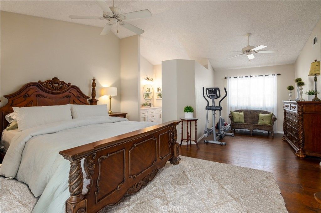listing image 130722363948164625800