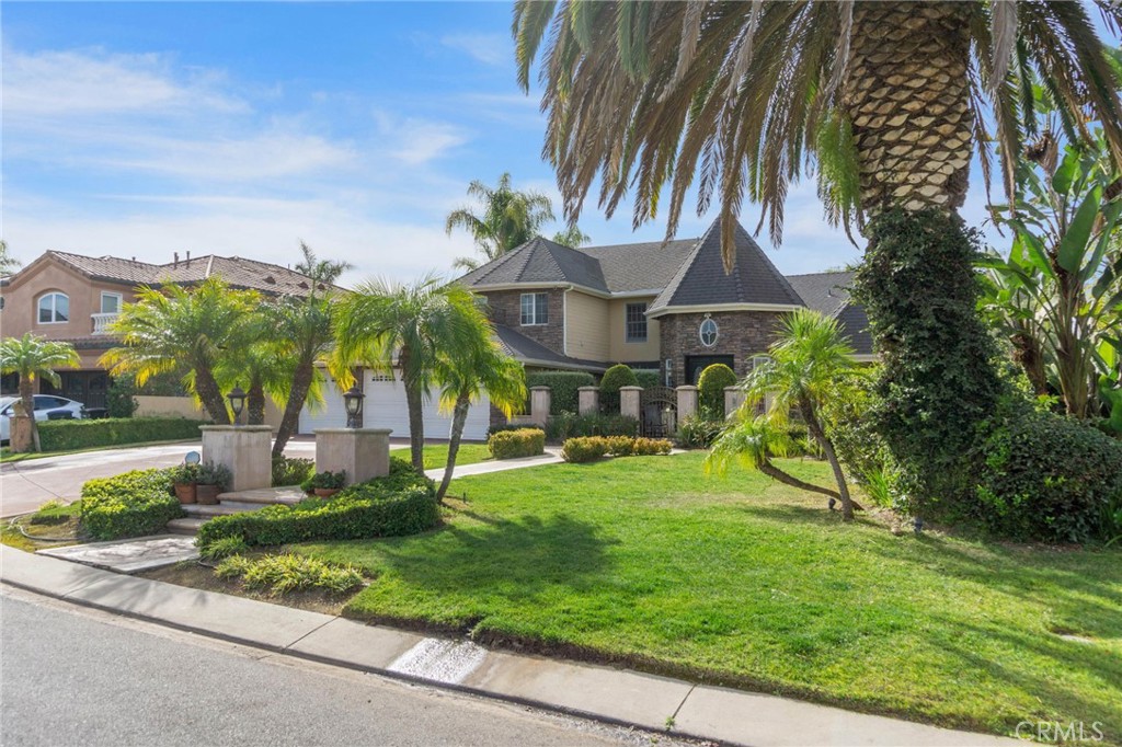 25516 Lone Pine Circle