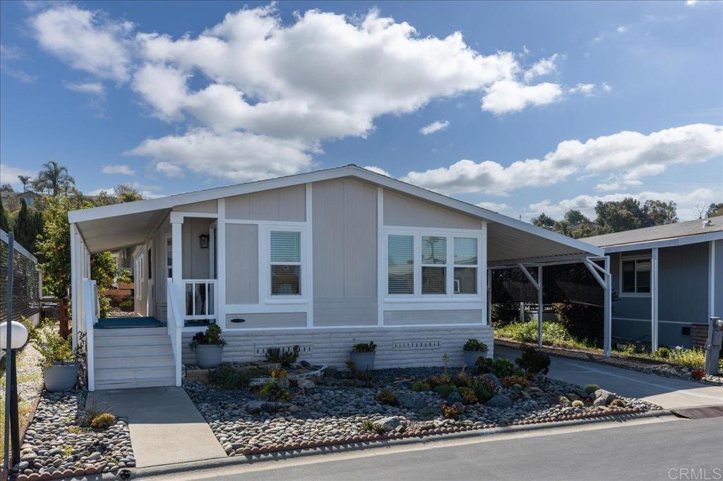 200 S Emerald Dr 61