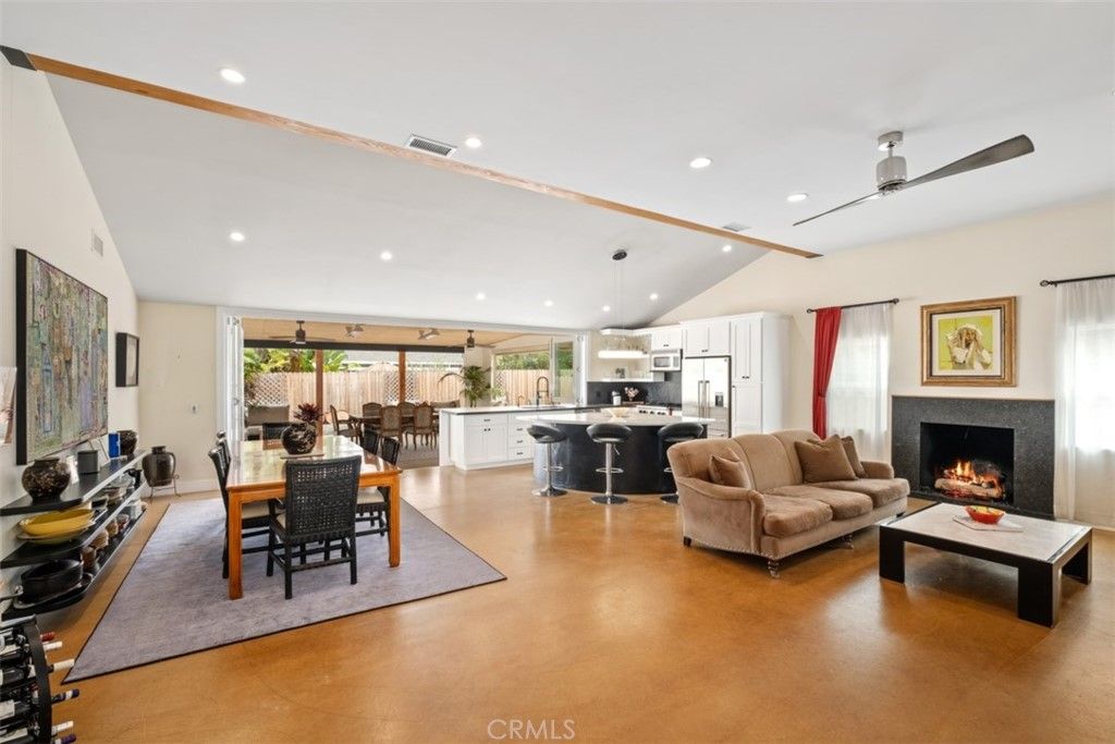 listing image 130723730723856296326