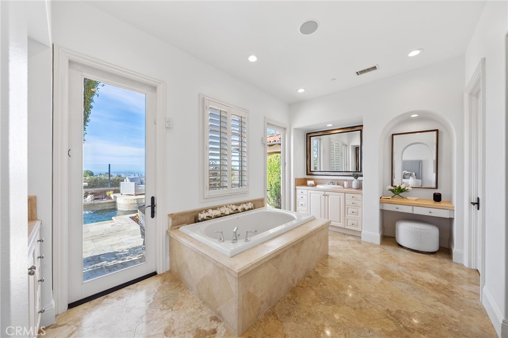 La Cima (LACM) - Residential