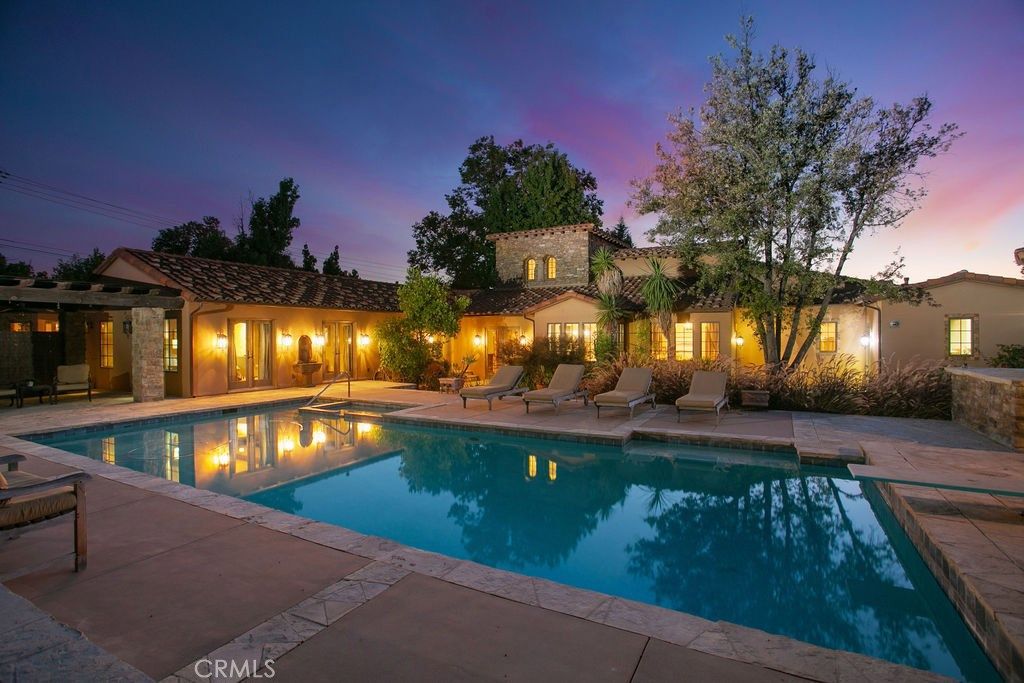 listing image 130728893499917276551