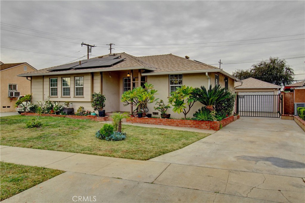 Photo 1 of 27 of 4339 Lindell Avenue house