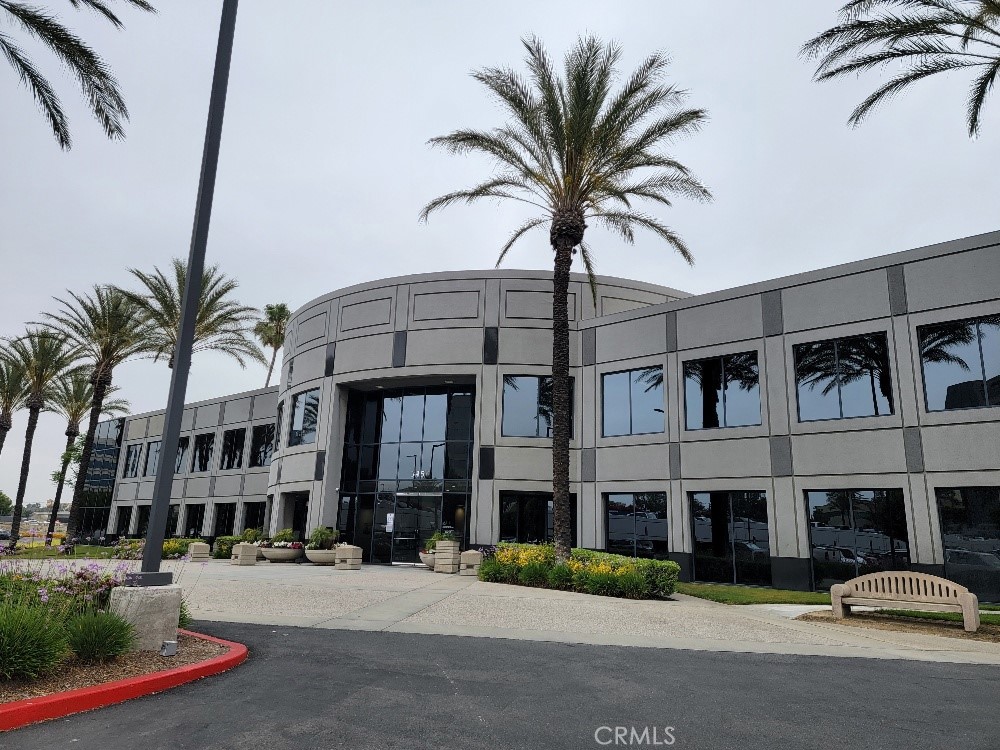 • +/- 176,813 SF, 2-Story, Class A Office Buildings
• Premiere Ontario Airport Submarket Location
• Prominent I-10 Freeway Visibility
• Immediate Access to I-10, at Haven Avenue
• Close Proximity to I-15 and 60Freeways
• 4/1,000 Parking; Covered, Reserved Parking Available
• Card Key Security System; Full Service Gross Leases
• Professionally Managed and Maintained
• Suite 100 (2,834 RSF) with 3 offices, a conference room, IT/storage room and open area. Suite 100 can be combined with Suite 125 and 150 for a total of 9,368 RSF.