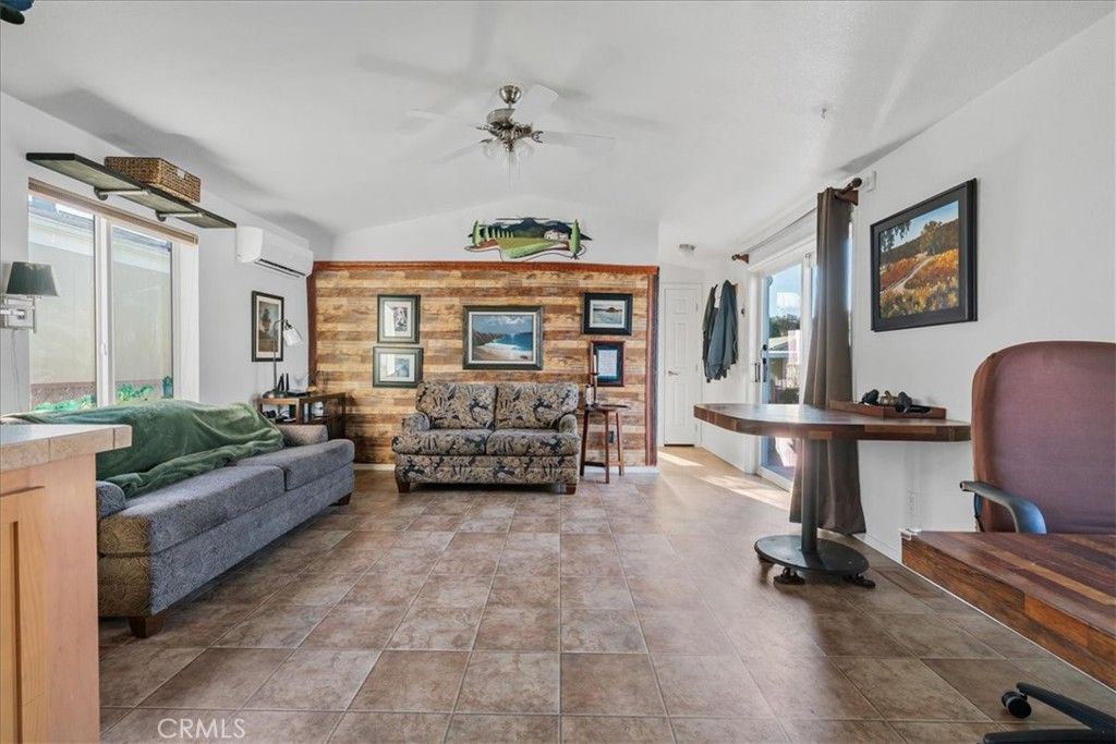 listing image 0
